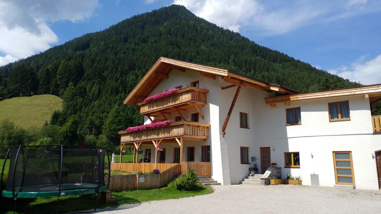 Hotel Gästehaus Landhaus Tyrol Gries im Sellrain Exterior foto